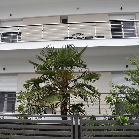 Davidana Deluxe Apartments Nea Kallikrateia Buitenkant foto